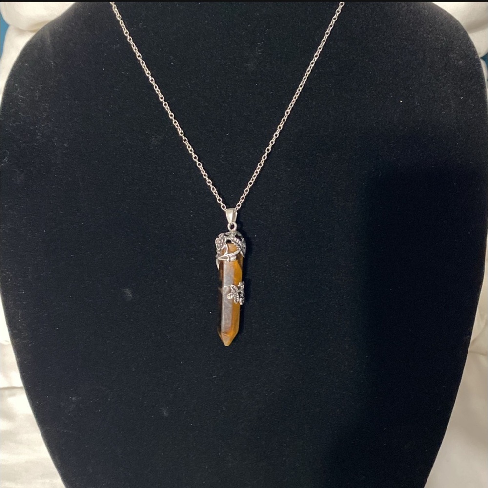 NWOT- Eye tiger natural stone  Floral Silver Pendant necklace.